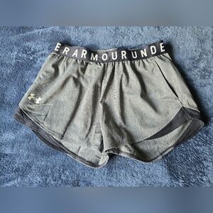 Under Armour Gray and Black Athletic Shorts Lightweight Elastic Waistband